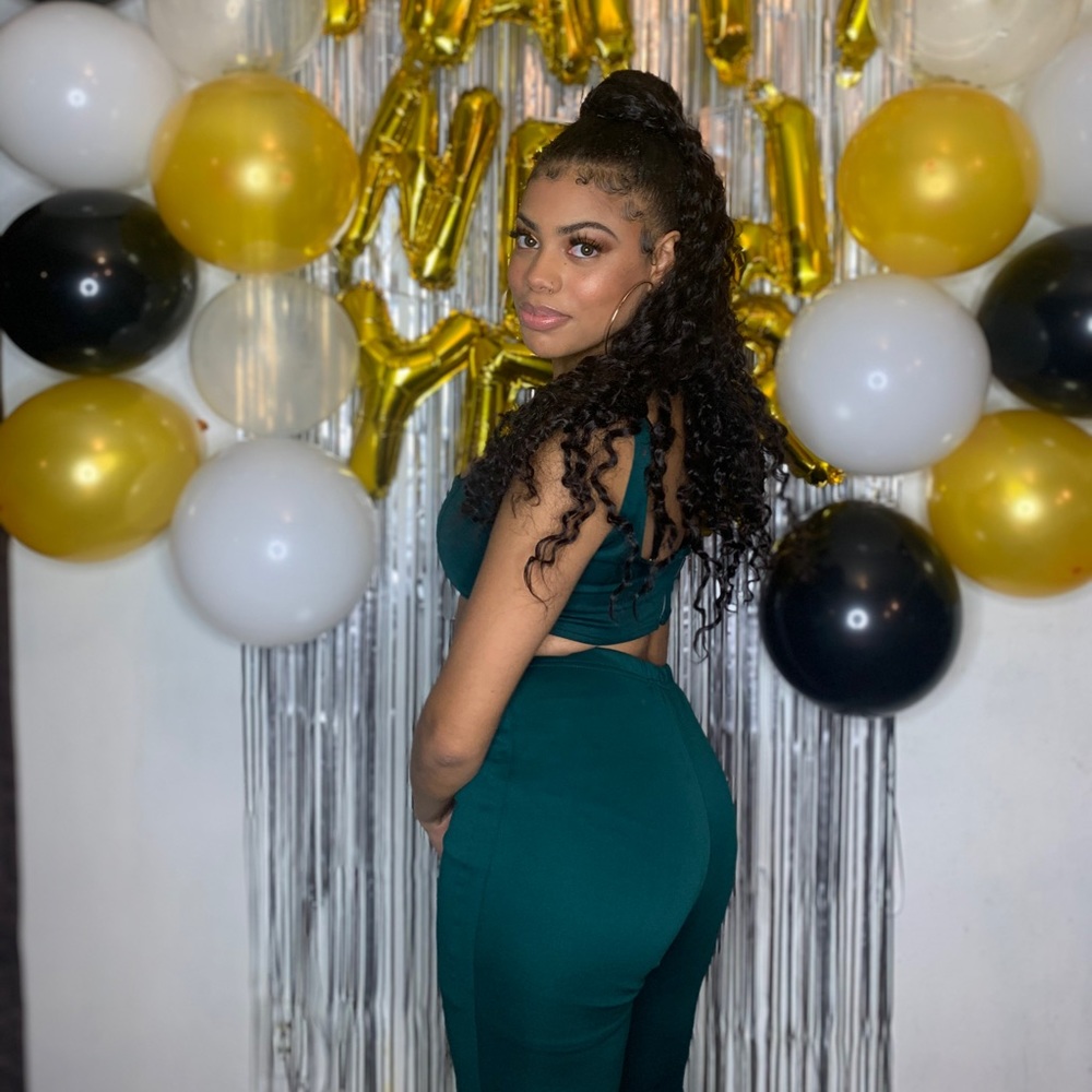 Pretty little thing two piece emerald set